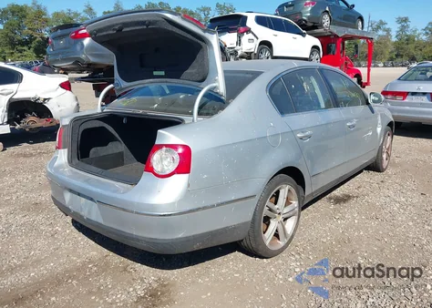 2010 Volkswagen Passat Komfort z USA, uszkodzony, nr VIN WVWJM9AN4AP042509